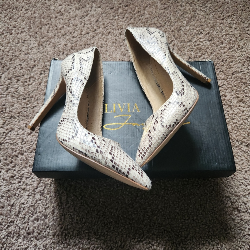 Pointy Toe Snakeskin Heels - Picture 3 of 3